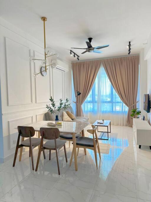 Netflix Two Bedroom Troika Kota Bharu Homestay 118 Εξωτερικό φωτογραφία