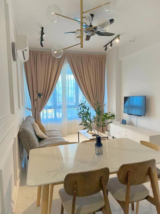Netflix Two Bedroom Troika Kota Bharu Homestay 118 Εξωτερικό φωτογραφία