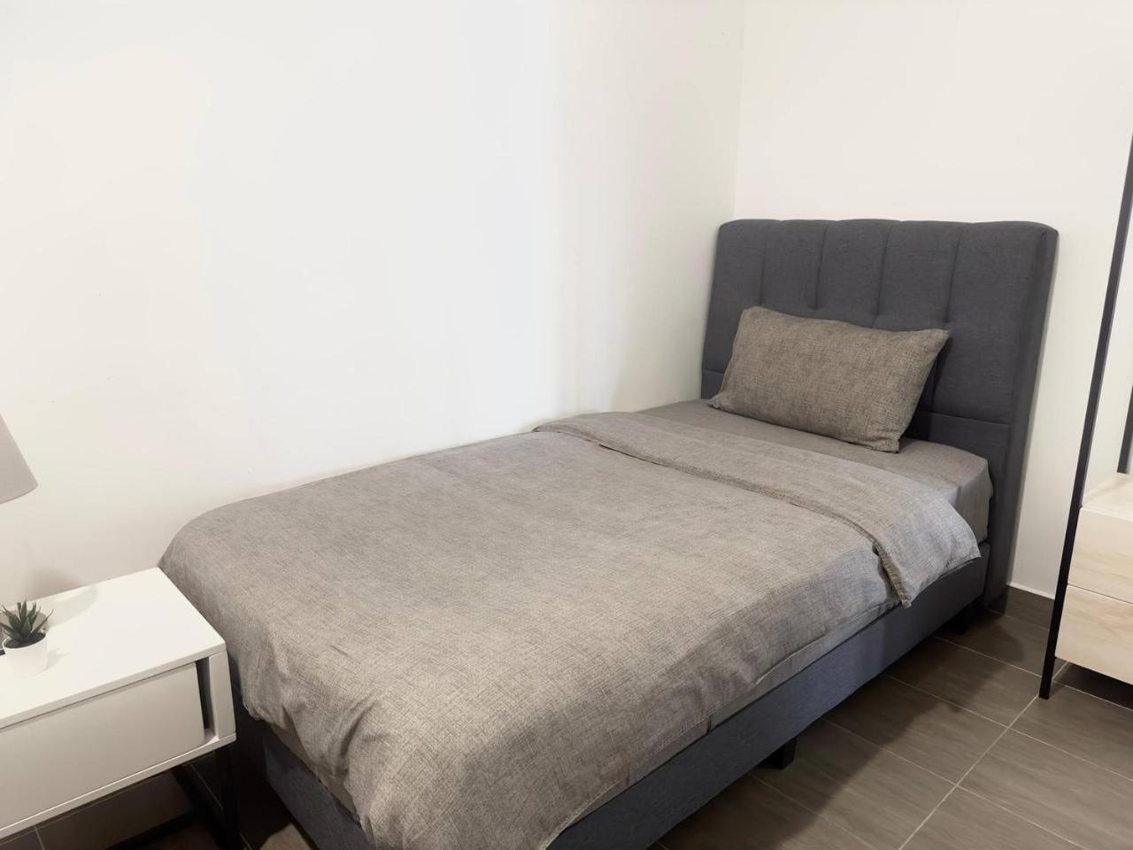 Netflix Two Bedroom Troika Kota Bharu Homestay 118 Εξωτερικό φωτογραφία